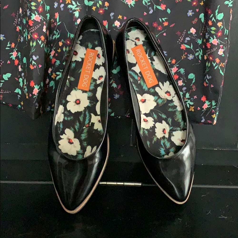 Rocket Dog Black Pointed Toe Flats